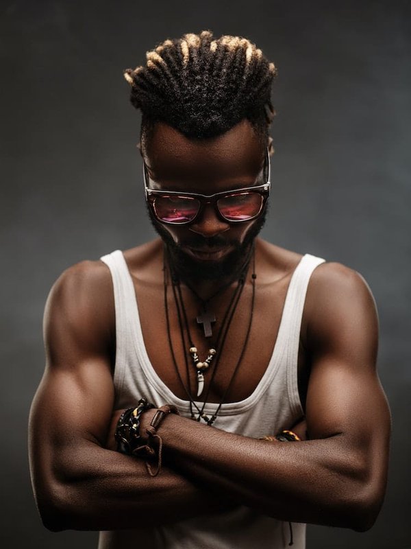 Quelles sont les clés pour choisir une veste en jean qui s'ajuste parfaitement?